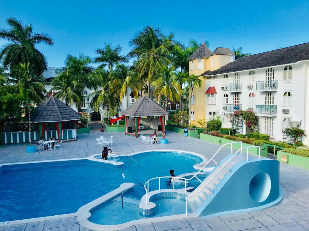 Marchabell By The Sea E22 Lägenhet Ocho Rios Exteriör bild